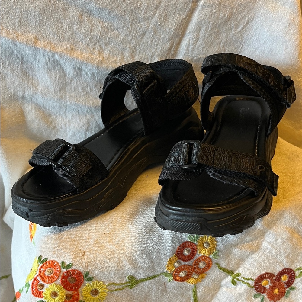 Chunky Velcro sandals